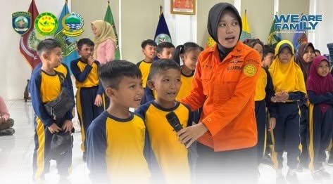SAR Goes to School